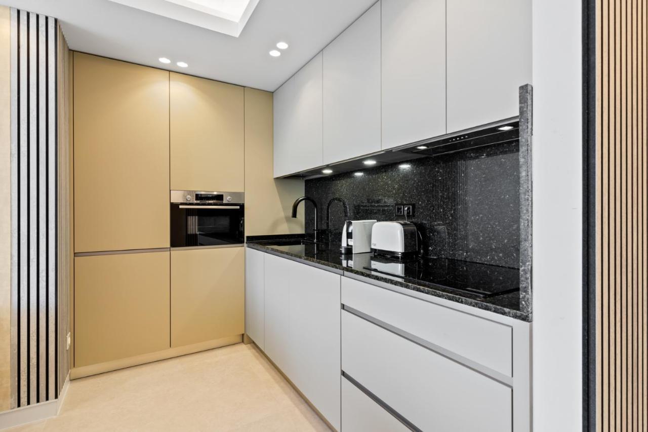 Fully Renovated Frontline Flat Apartment Марбеля Екстериор снимка